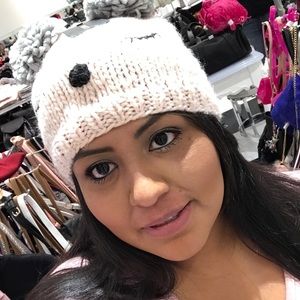 Meet your Posher, Edith